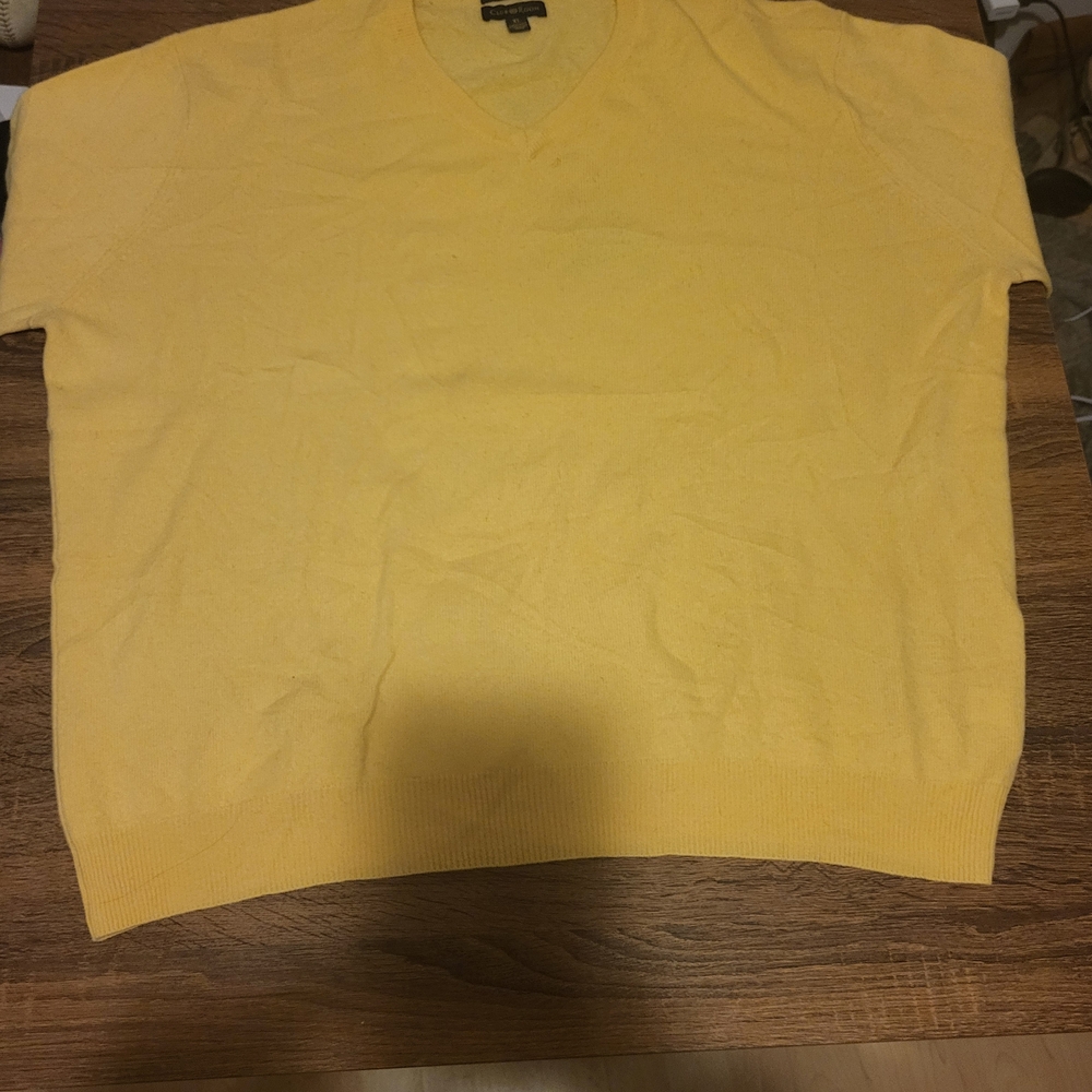 Club Room 100% Cashmere  Yellow V-Neck Sweater Slim Fit